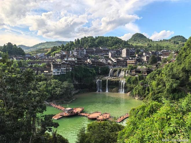 古城+芙蓉镇五天四晚老年团价格湖南张家界旅游攻略：张家界凤凰